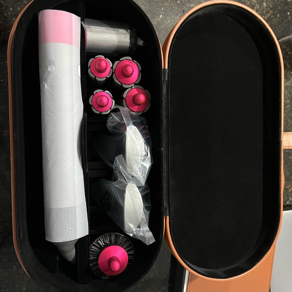 NEW Dyson Airwrap Complete